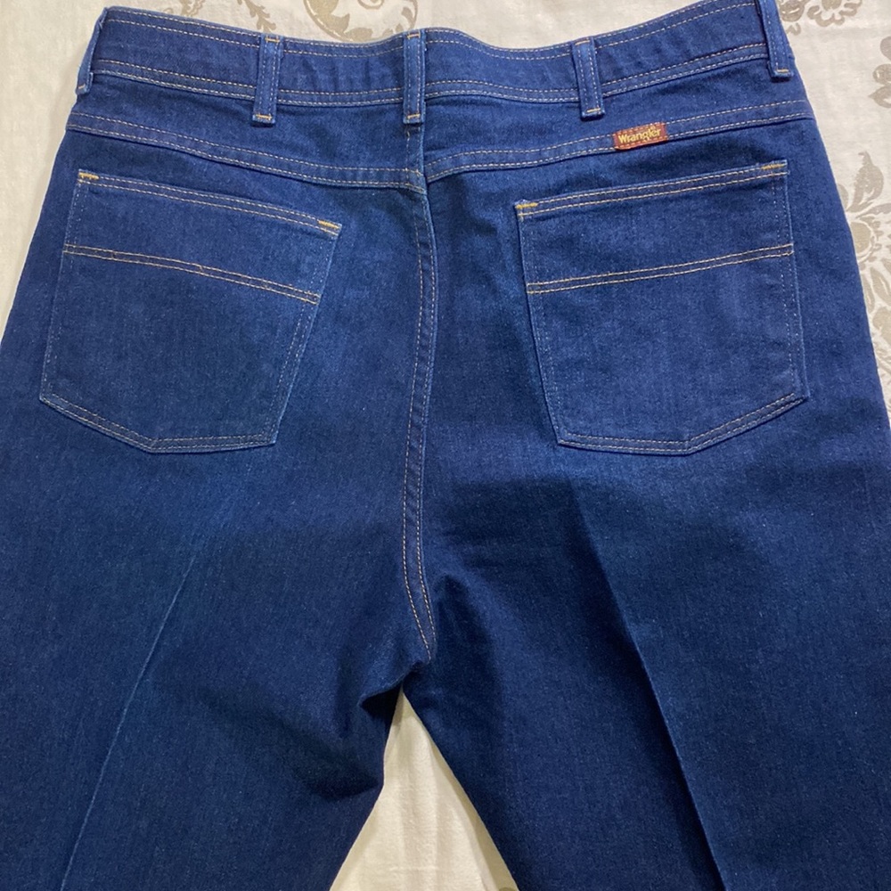 Wrangler dark wash jeans - Picture 6 of 13